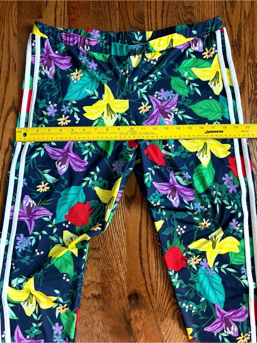 adidas Originals Blossom of Life Floral 3-Stripes Leggings XL NWT
- Navy Multi - Picture 12 of 14